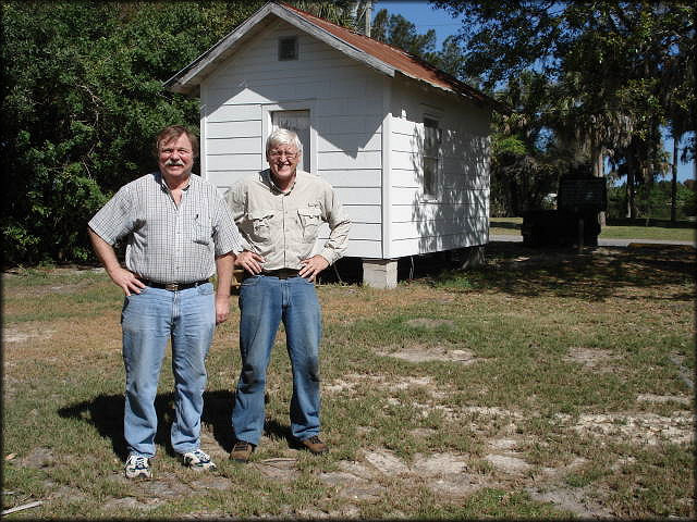 Kurt Auffenberg and Harry Lee at the old Aripeka post office