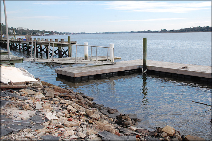 Floating Docks at Browns Creek Fish Camp (St. Johns River)